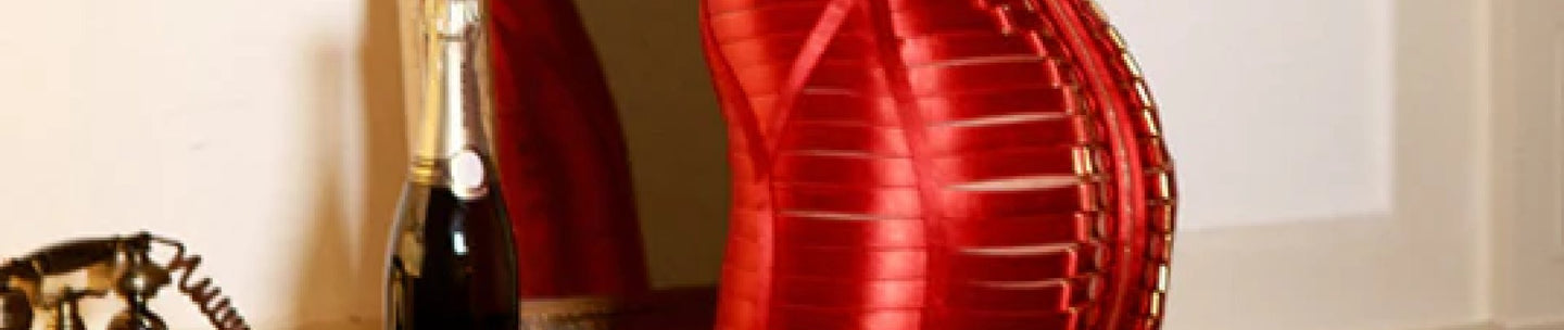 Pleasurements – Rode Lingerie Collectie: Gepassioneerde Verleiding