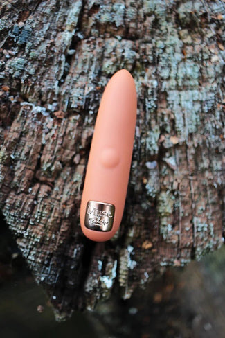 Pleasure Nummer 11 van Coco de Mer: The Bullet Coco de Mer Pleasure number 11 – The Bullet - Pleasurements