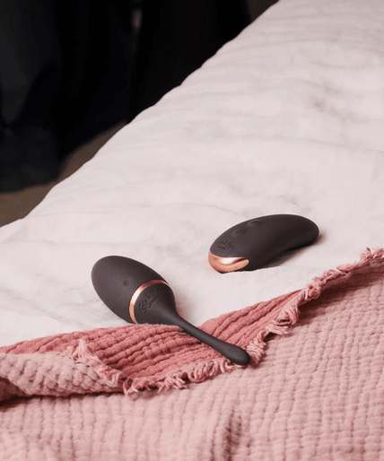 Pleasure nummer 4 van Coco de Mer: Het op afstand bedienbare Ei Coco de Mer Pleasure Number 4 – The Remote Egg - Pleasurements