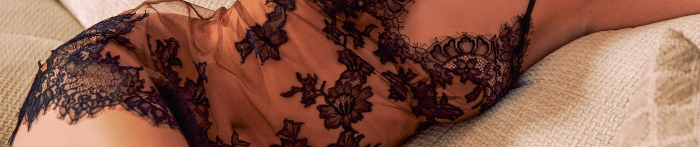 Pleasurements – Nachtkleding Collectie: Zijde, Kant & Designer Elegantie